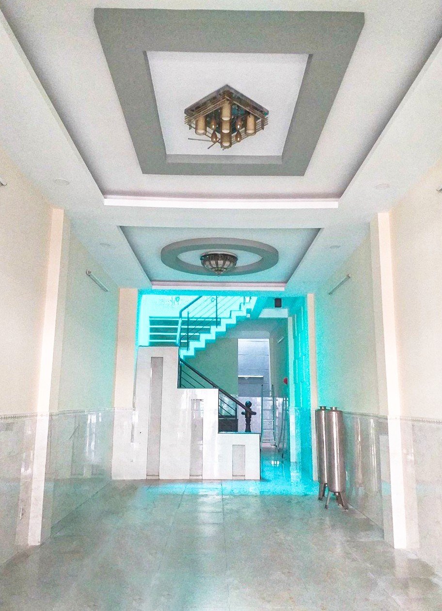 NHÀ TRỐNG GẦN TRƯỜNG HỌC CHO THUÊ DỌN VÀO Ở LIỀN